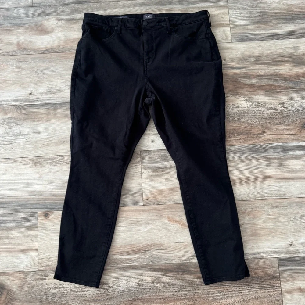 NYDJ Ami Skinny Jeans in Black 16 Like New!!